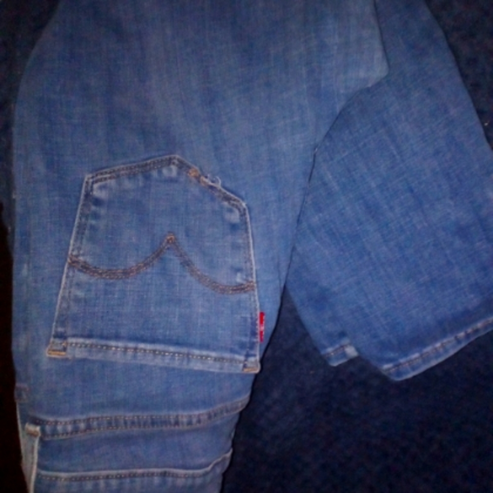 Levis